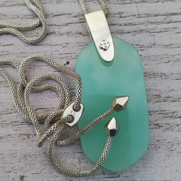 Kendra Scott Silver Tone “Inez” Adjustable Pendant Necklace In Green Chalcedony - Picture 11 of 14